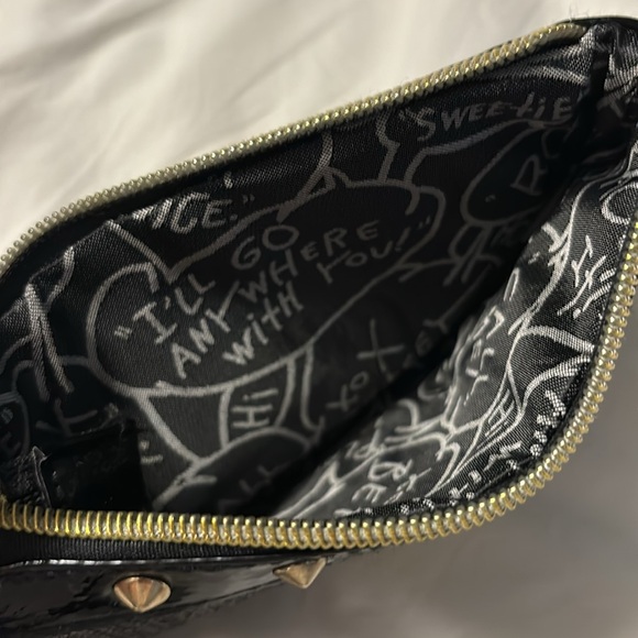 Jersey Johnson Wristlet - Picture 3 of 4